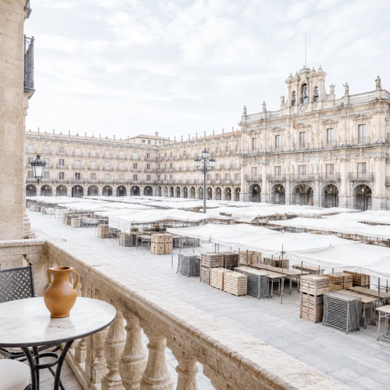 Mercados y experiencias gastronómicas desde tu hotel en Salamanca, más allá de los markten costa blanca